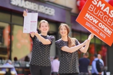 Ediburgh-Promotional-Staff-at-Smashburger-from-Varii-the-Leading-Promotional-Agency-in-Edinburgh-375x250