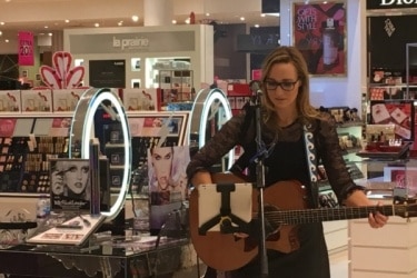 Hire-Edinburgh-Bands-from-Varii-the-Leading-Edinburgh-Promotions-Agency-375x250